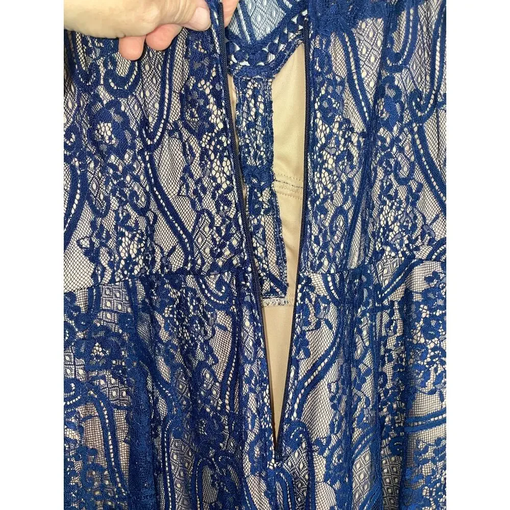 Francesca's Lace Dress - Women's Size M -‎ Gorgeous & Fun! - Picture 6 of 11